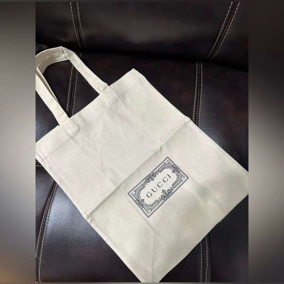 Gucci Handbags - Gucci Cream Tote Bag